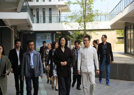 省工信厅领导和区委书记朱谋俊来司参观指导